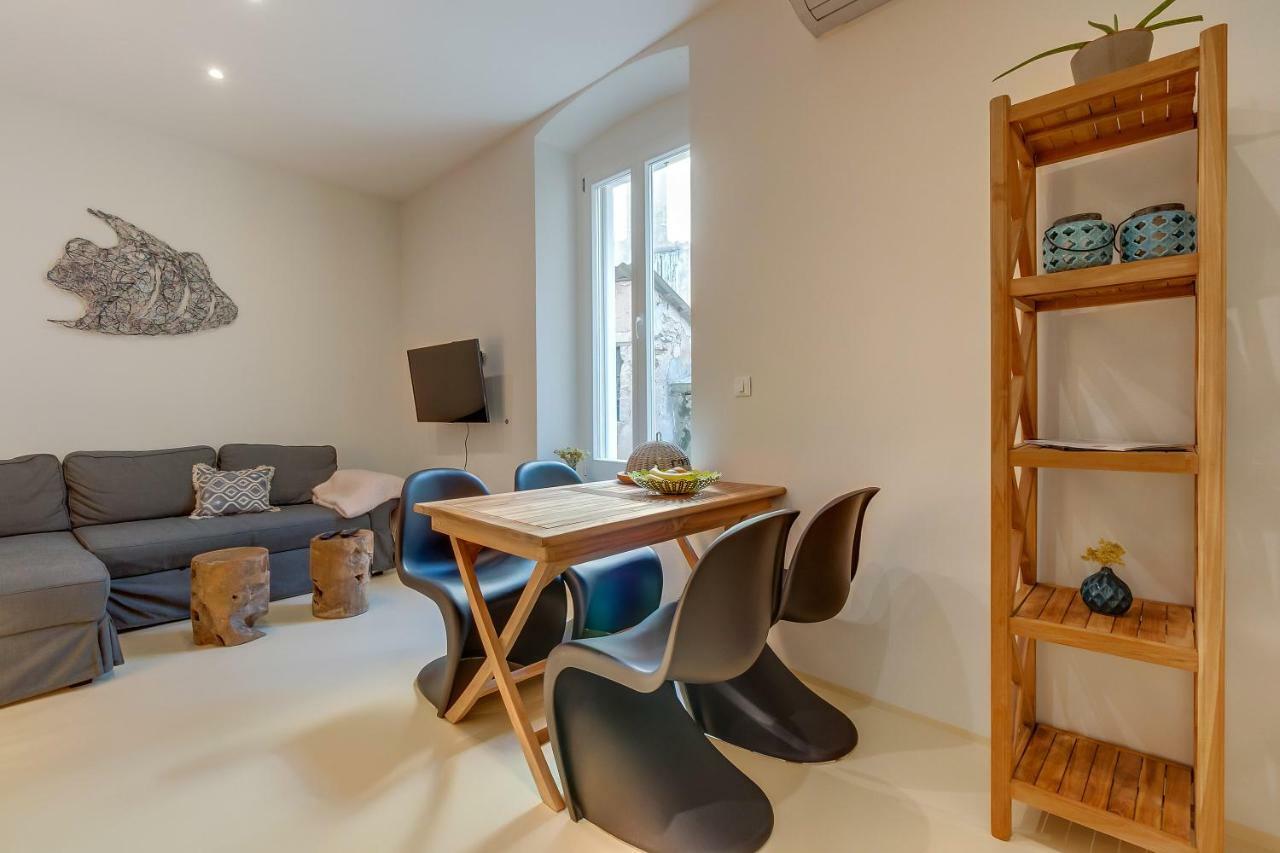 Apartments Argemonia Mali Lošinj Eksteriør bilde